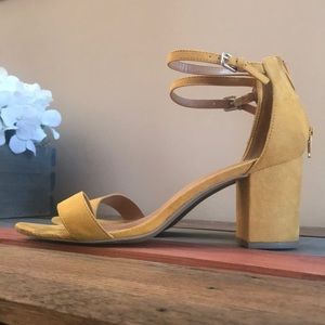 FINAL SALE Report block heel sandals